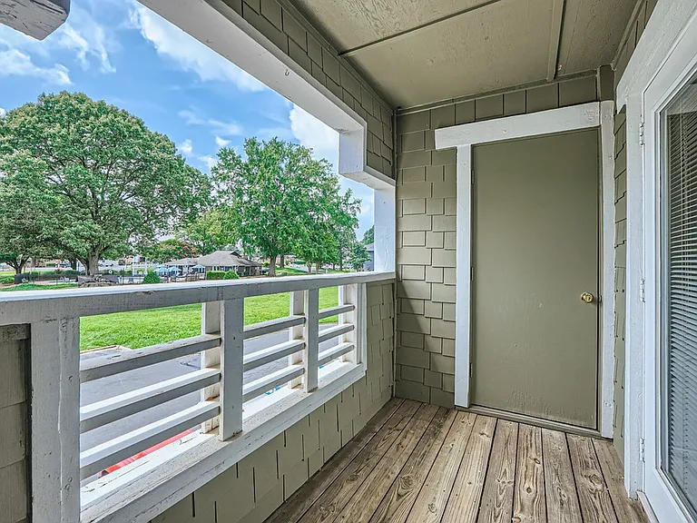 Rise Matthews Pointe — Photo 41