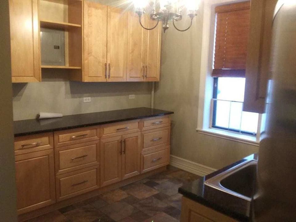 1st image of 2115 24th Ave APT 2F