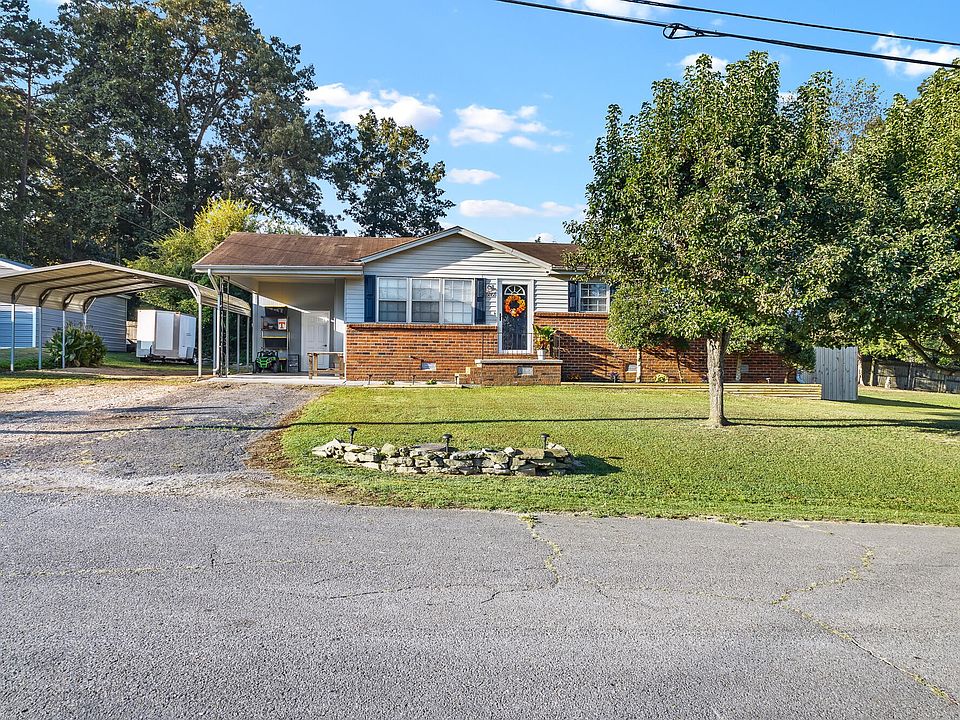 1st image of 5055 Lake Circle Dr NE
