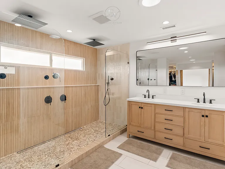 8536 Cliffridge Ave — Photo 21