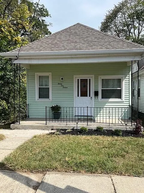 3916 Leslie Ave photo 1