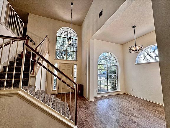 4th image of 15431 Quinley Dr