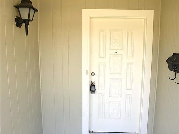 3rd image of 5348 Bastille Ave