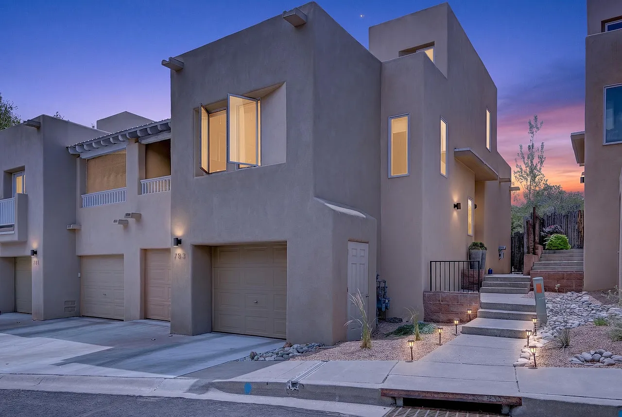 3 bed, 2.5 bath, 1850 sqft, $3,450 — Photo 2