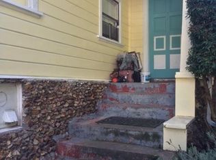 6401 Leona St, Oakland, CA 94605