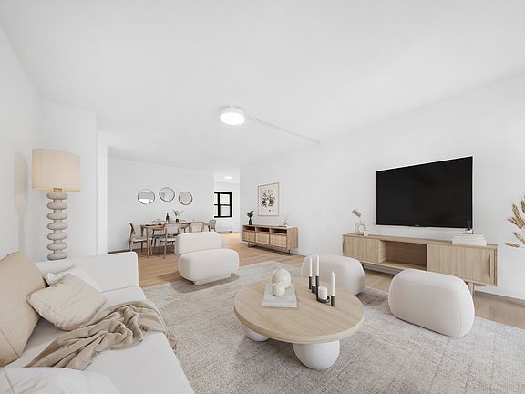 4th image of 58 W 58th St APT 21C