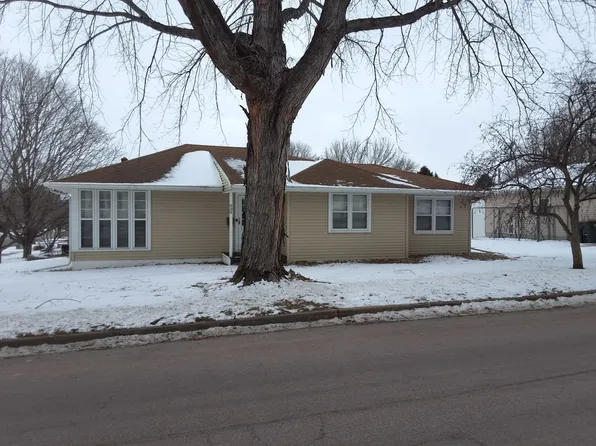 624 Nassau St, Saint Peter, MN 56082