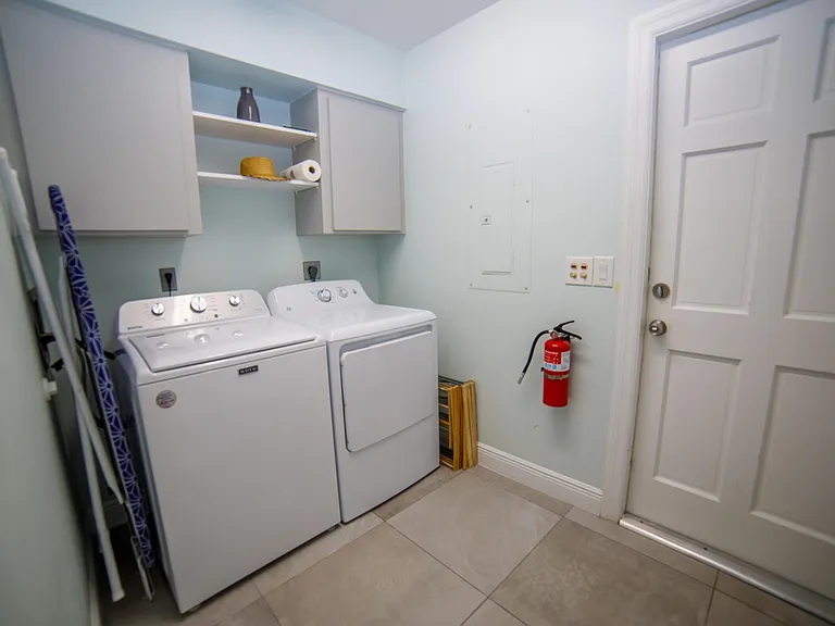900 Cosmos Ct — Photo 15