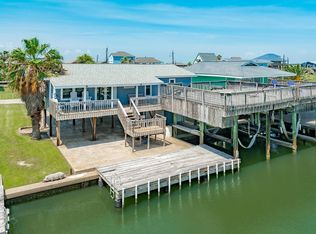 207 Galleon Dr, Freeport, TX 77541