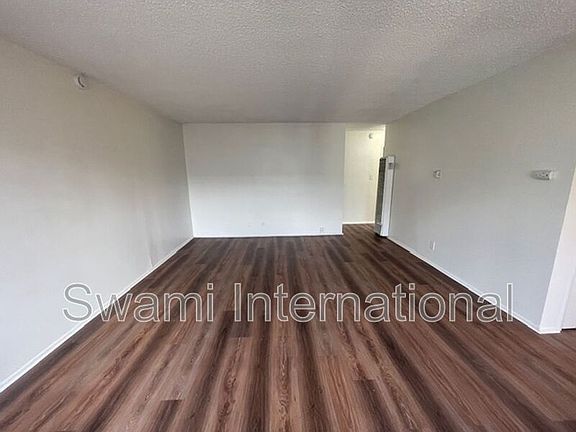 5th image of 1303 W 107th St