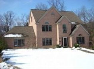 2602 Carriage House Dr, Allison Park, PA 15101