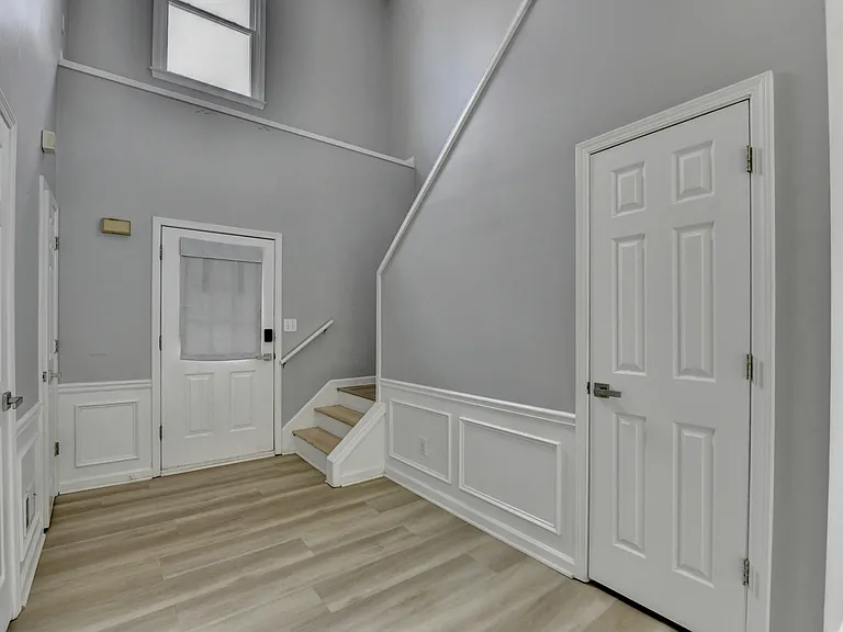 6125 Pattingham Dr — Photo 3