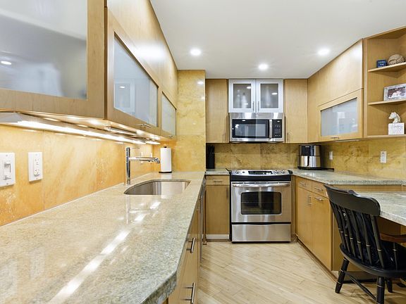 4th image of 5600 N Flagler Drive Unit 910