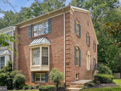 3160 Cantrell Ln, Fairfax, VA, 22031