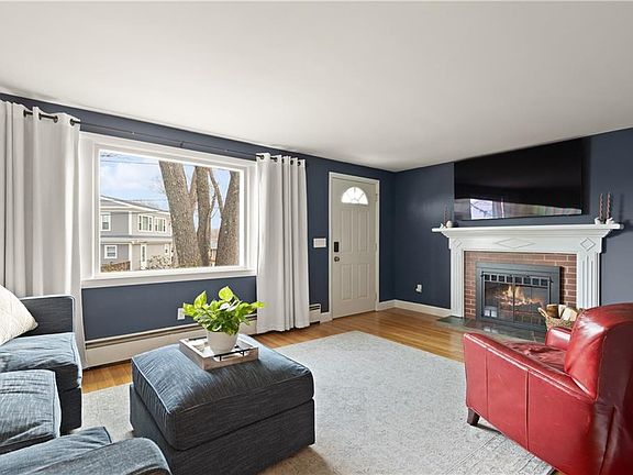 3rd image of 6 Harrington Dr