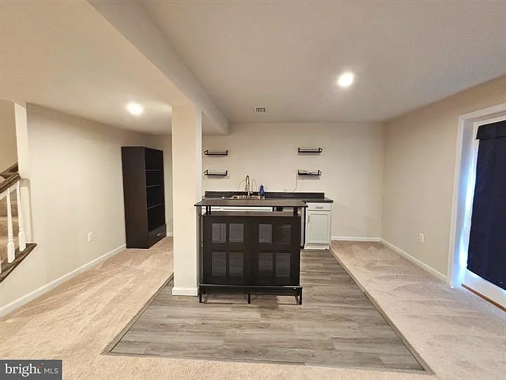 4 bed, 2.5 bath, 2392 sqft, $3,000 — Photo 4