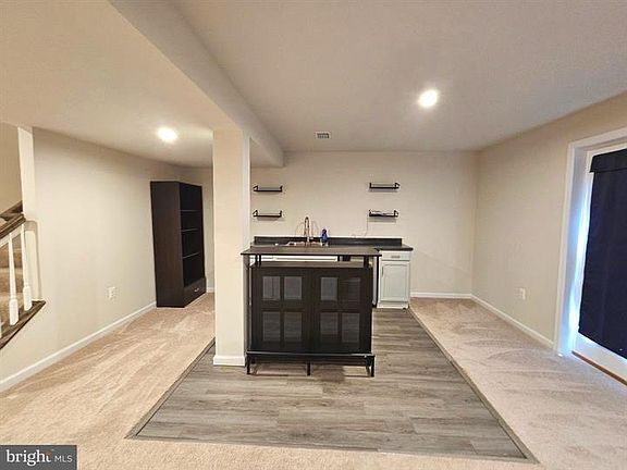 4th image of 820 Keswick Dr