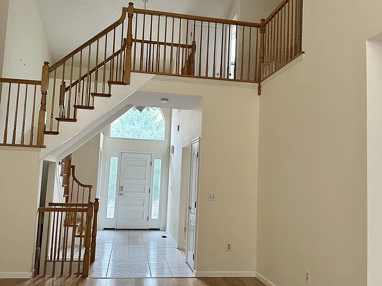 166 La Quinta Ct — Photo 3