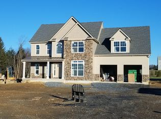 560 Fehr Rd, Nazareth, PA 18064