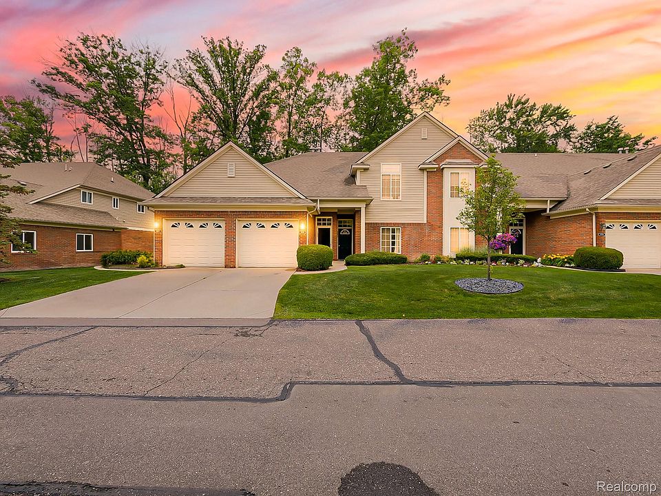 1st image of 3695 Eagle Creek Dr