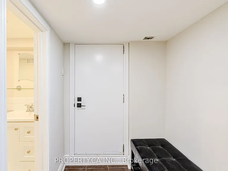 242 Emerson Ave #BASEMENT — Photo 14