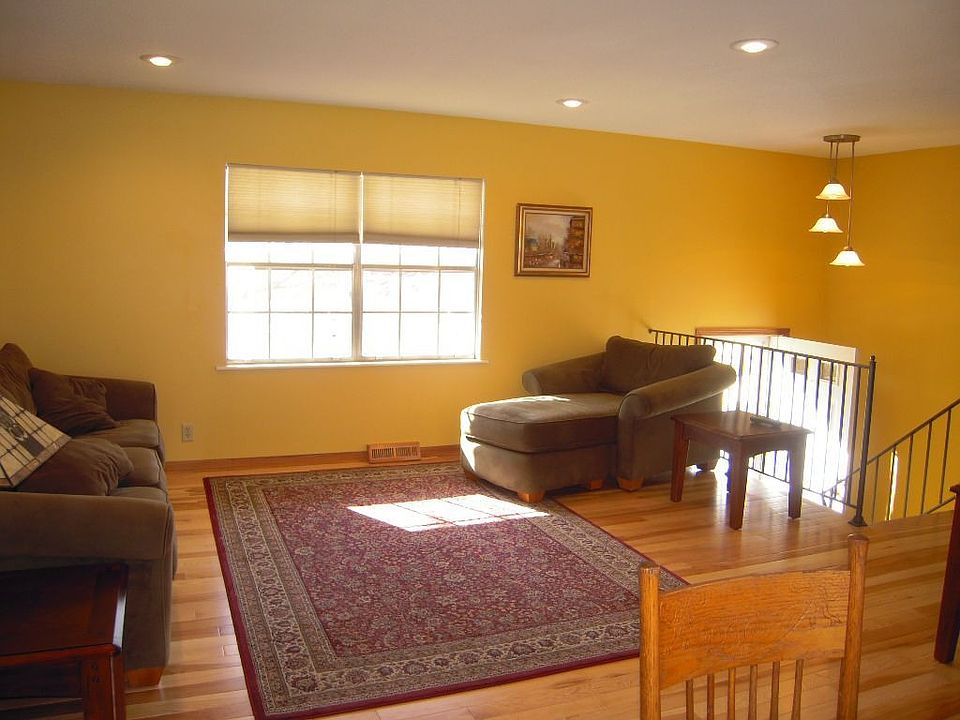 2nd image of 274 Brentwood Pl NE