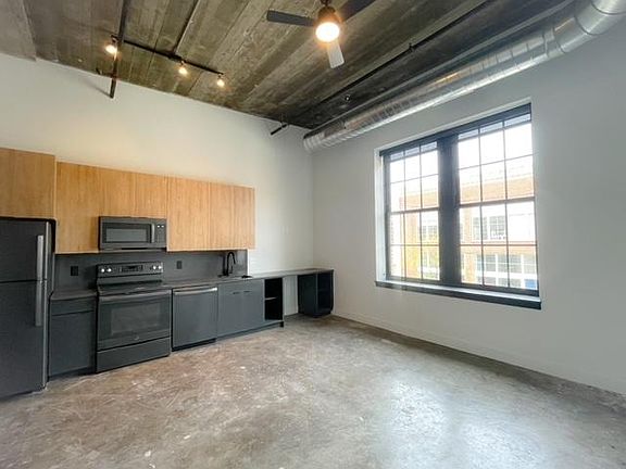 2nd image of 415 N Garrison Ave #202