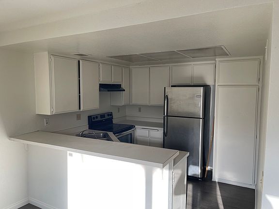 4th image of 6580 College Grove Dr Unit 100
