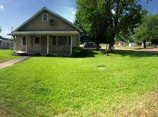 511 W 1st St, Dierks, AR 71833