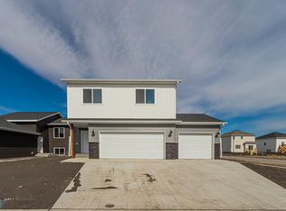 1104 Jill Dr W, West Fargo, ND