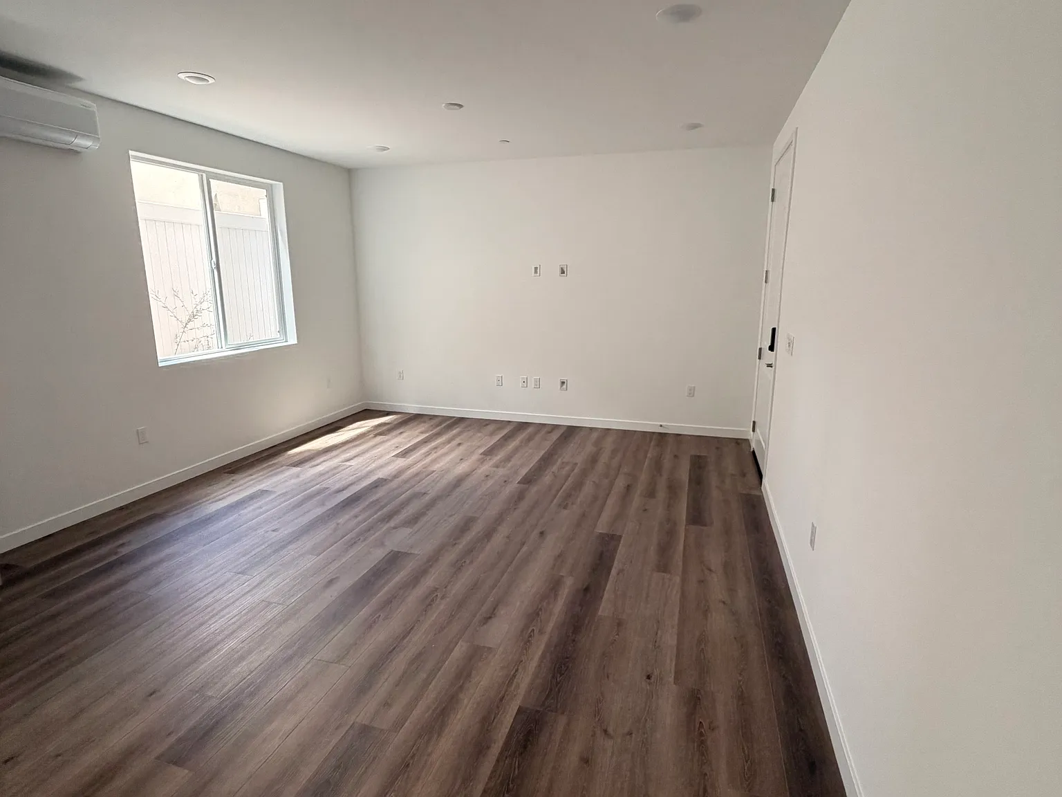 1 bed, 750 sqft, $2,500 — Photo 3