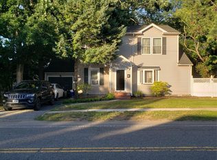 715 County Line Rd, Amityville, NY 11701