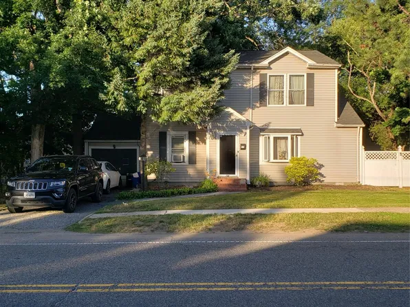 715 County Line Road, Amityville, NY 11701