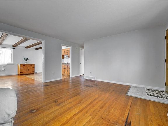 4th image of 2050 Arthur Ave