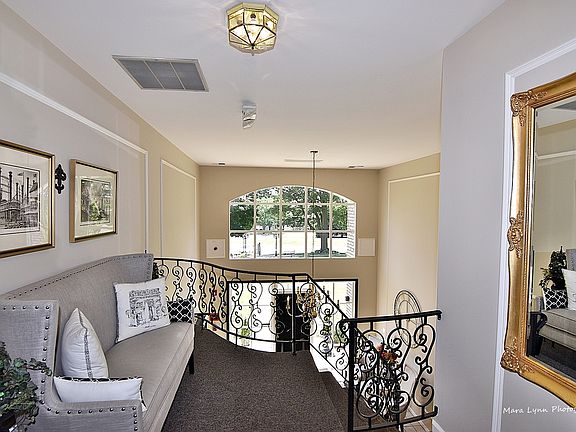 5th image of 1 Normandie Dr APT 201