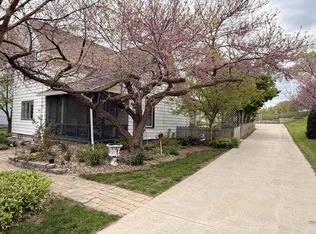 33220 S Honey Lake Rd, Burlington, WI 53105