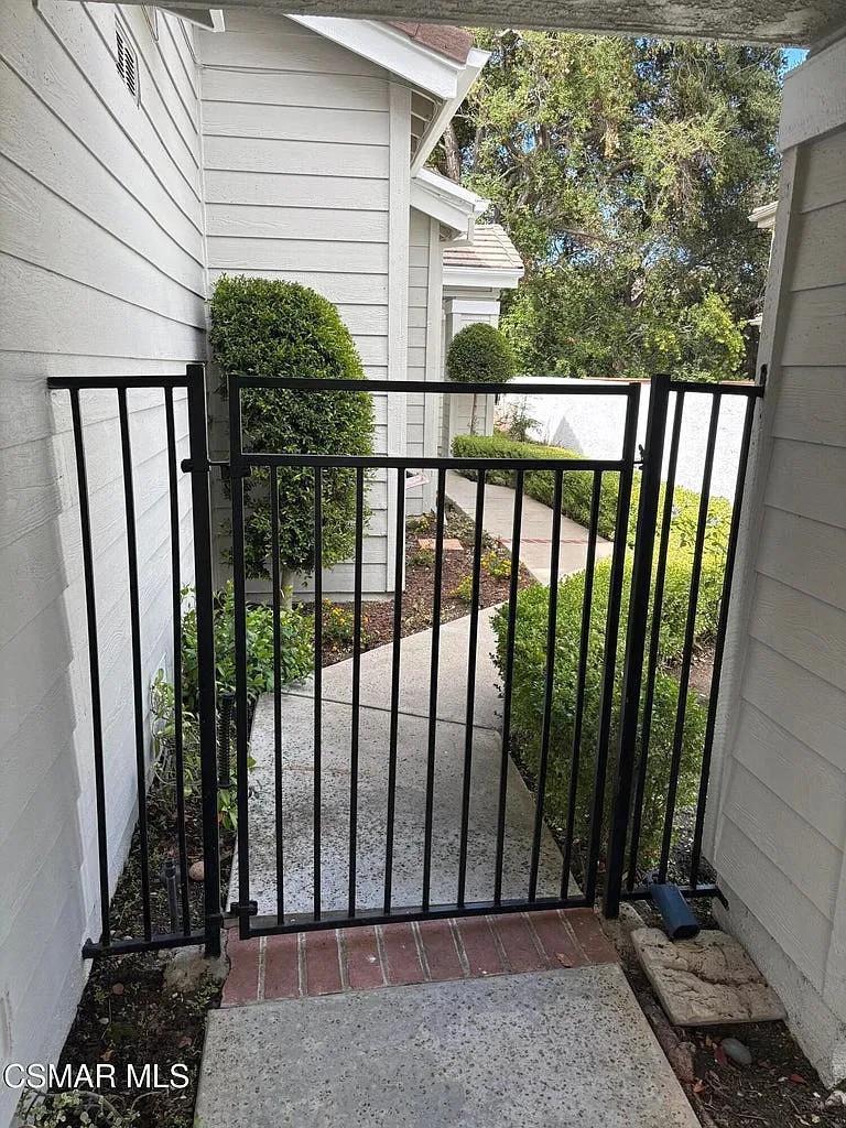 3 bed, 2.5 bath, 2267 sqft, $5,500 — Photo 4