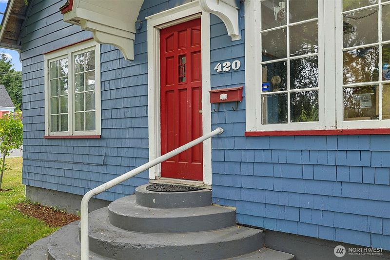 2nd image of 420 Warren Street