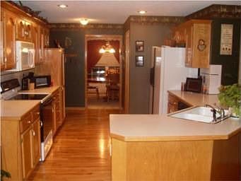 2nd image of 503 NE Field Creek Dr