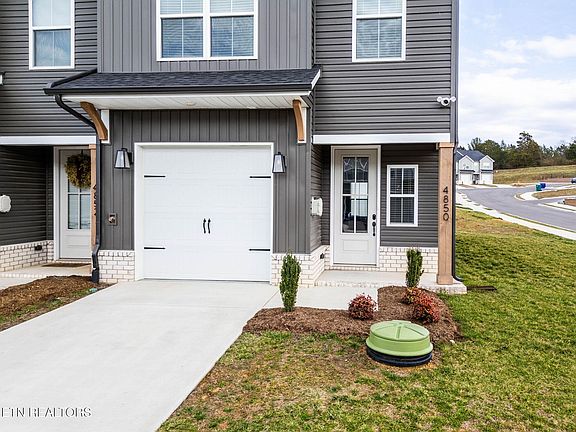 3rd image of 4850 Ancient Glacier Ln