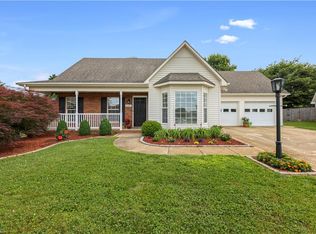 630 Tuxford Ln, Kernersville, NC 27284