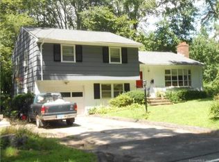 158 Blackhouse Rd, Trumbull, CT 06611