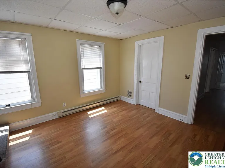 215 Cattell St #2 — Photo 7