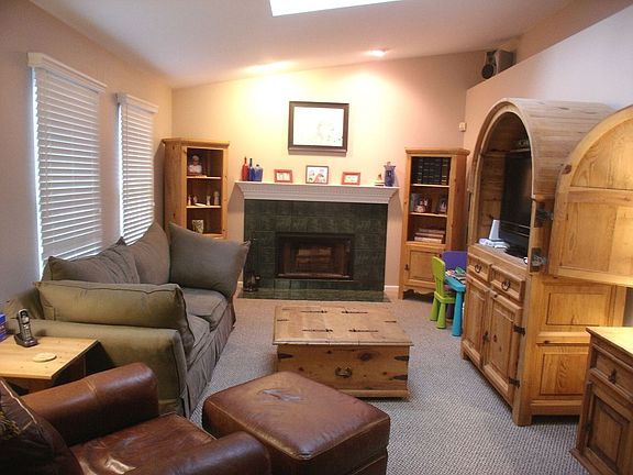 2nd image of 2618 Vineyard Ln