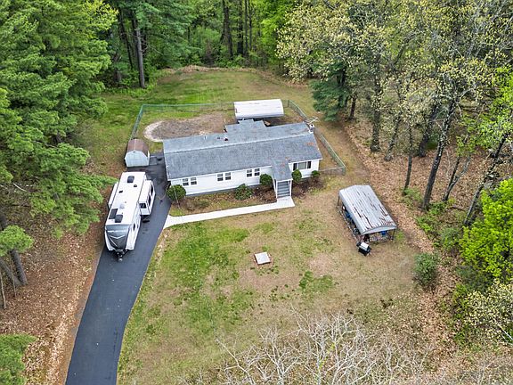 5th image of 733 Pine Woods Road