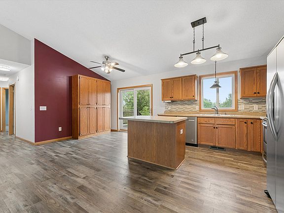 4th image of 407 66th St SW