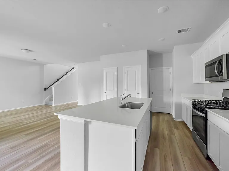 1120 Novelle Bend Dr — Photo 11