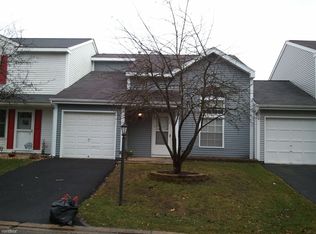 3431 Southport Dr, Island Lake, IL 60042