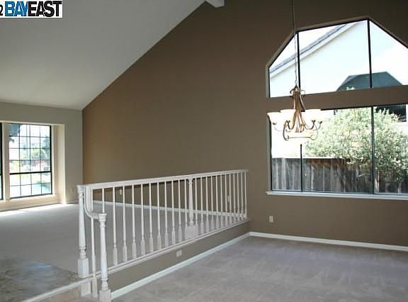 3rd image of 2721 Calle De La Loma