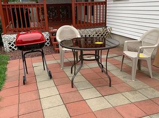 179 Maplecrest Dr, Pawtucket, RI 02861